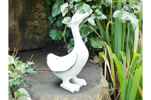 White resin single duck ornament